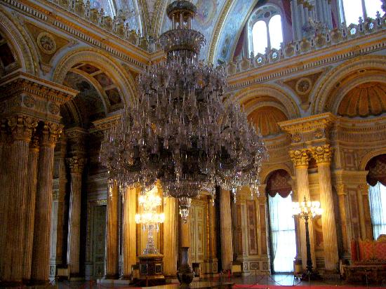 istanbul-tours-activities-dolmabahce-chandelier