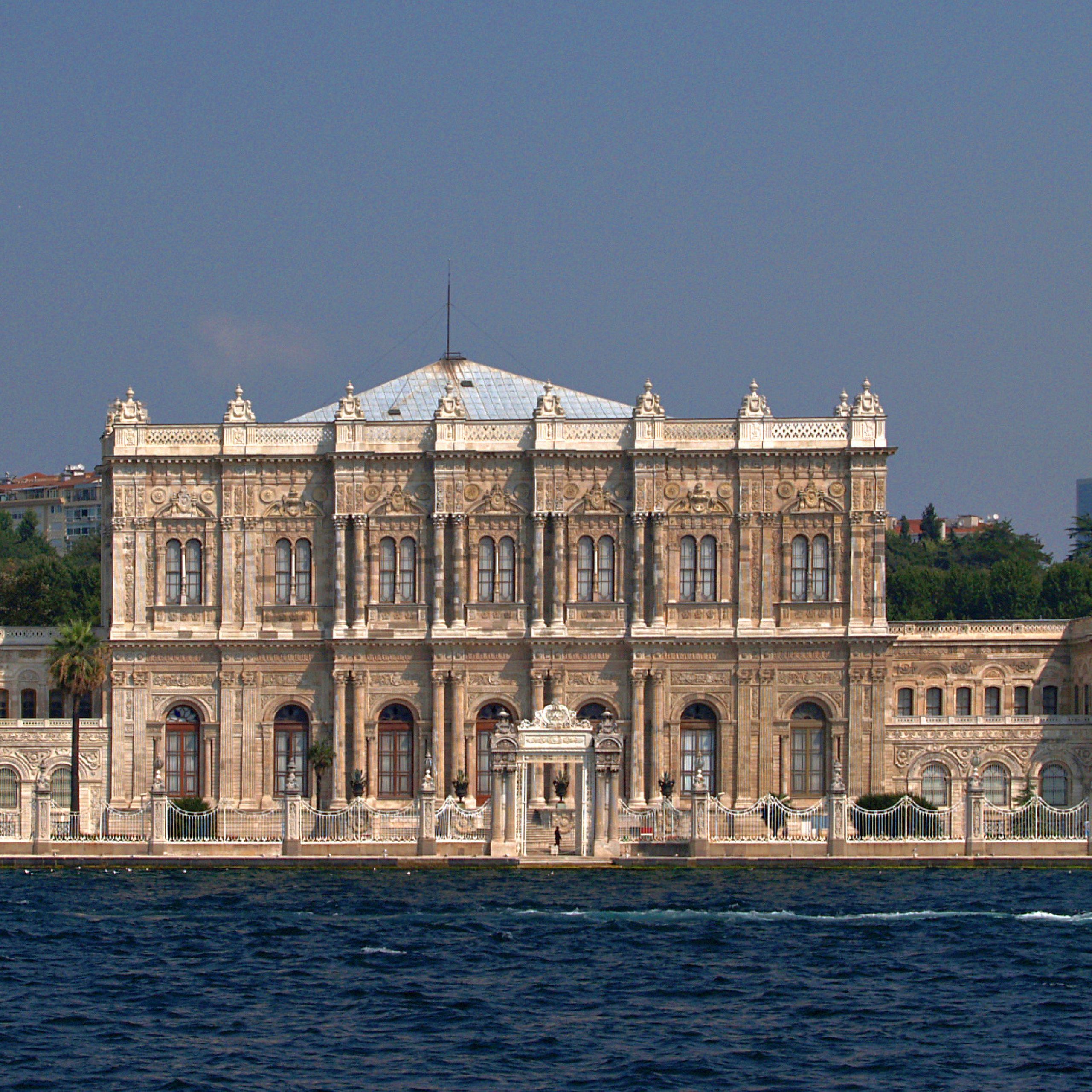 istanbul-tours-activities-dolmabahce-palace-architecture