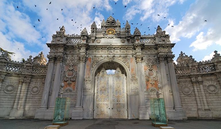 istanbul-tours-activities-dolmabahce-palace-museum