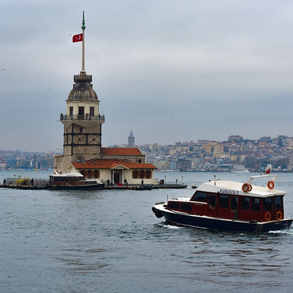 istanbul-tours-activities-maidens-tower-boat